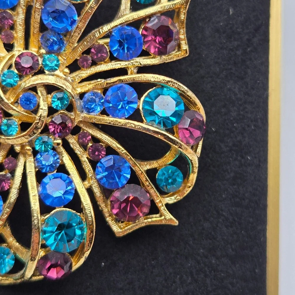 M Jent style pin vibrant
